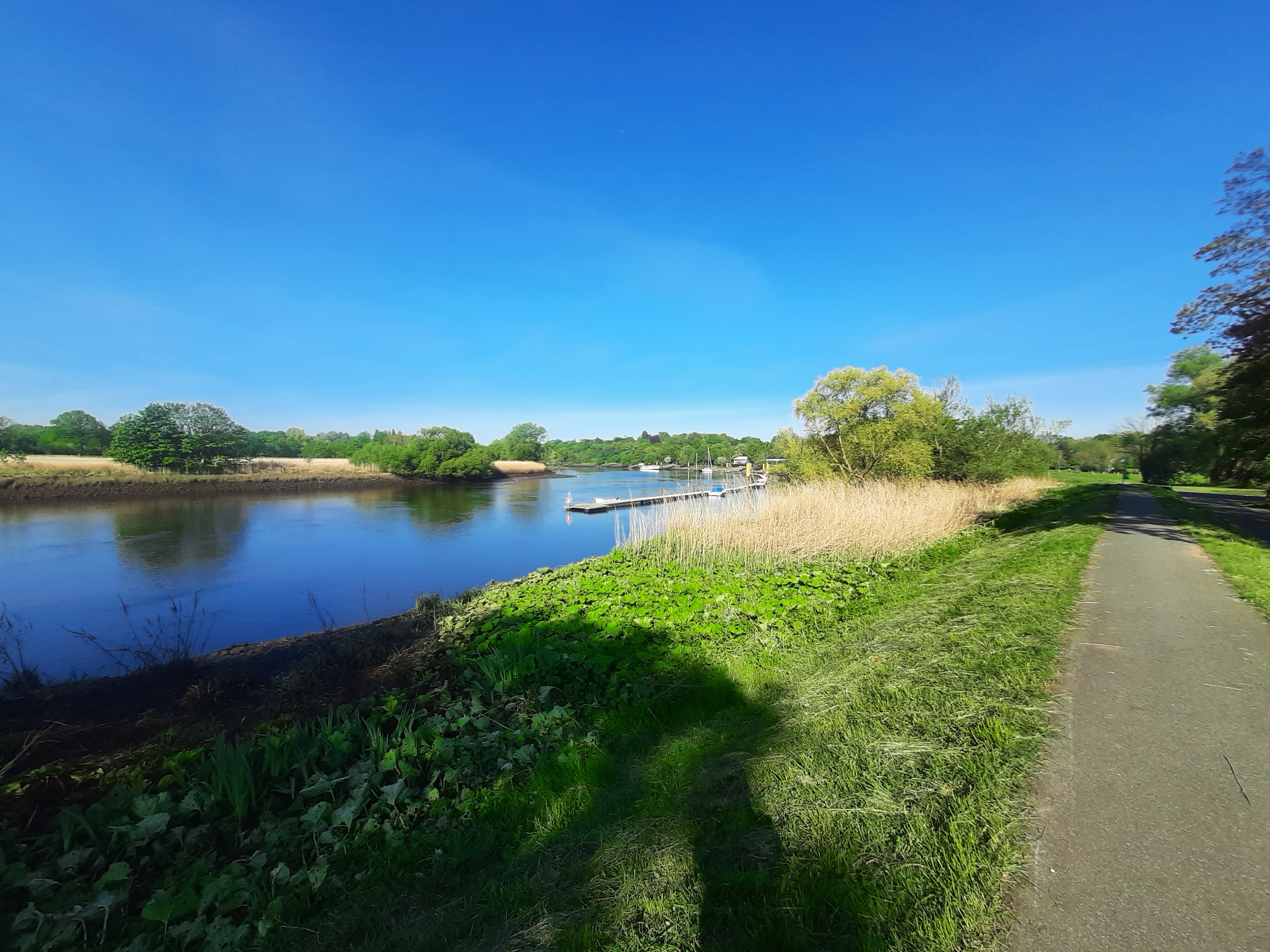 [Picture of river Lesum]